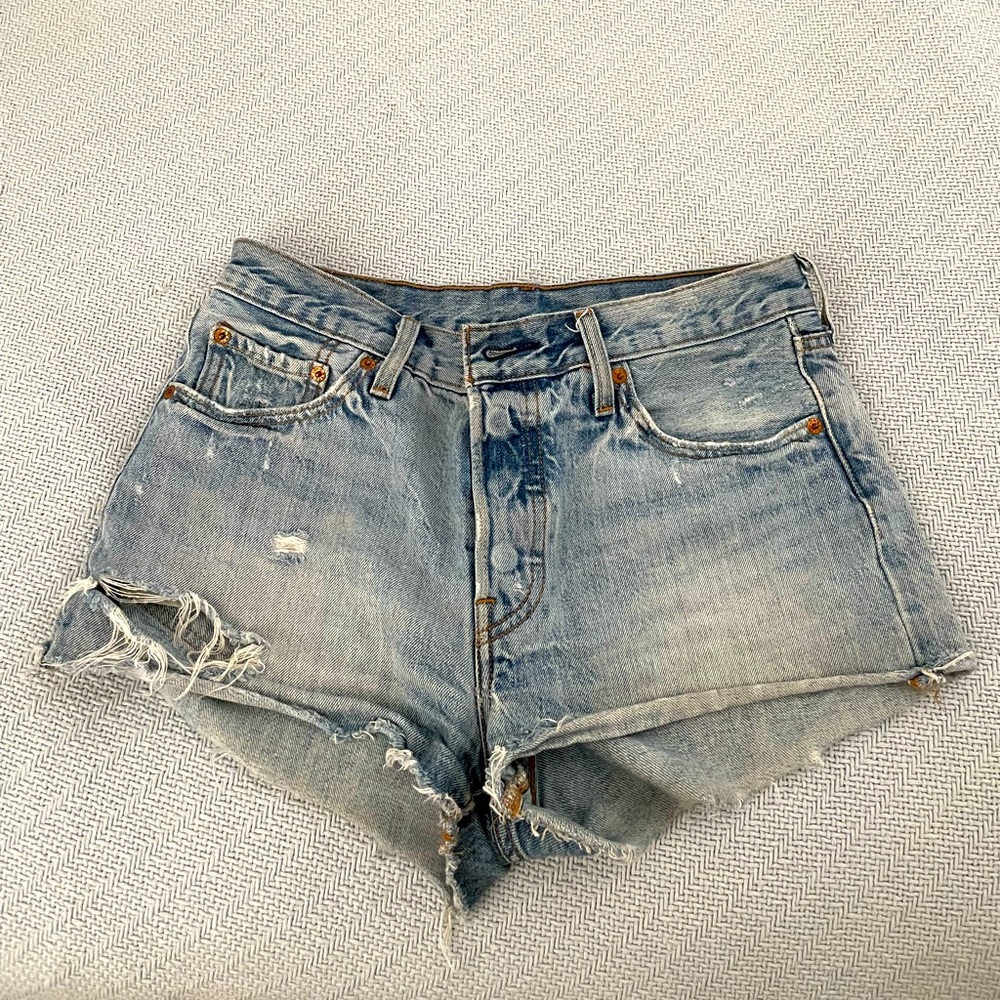 Levi 501 cutoffs | 28